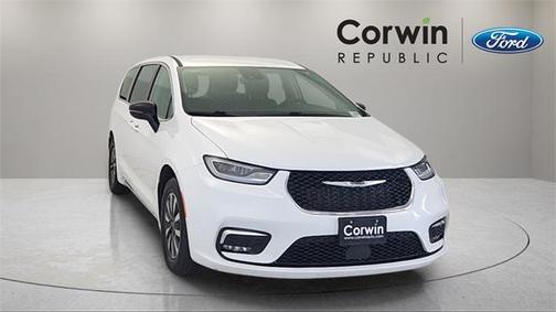 2024 Chrysler Pacifica Hybrid Select