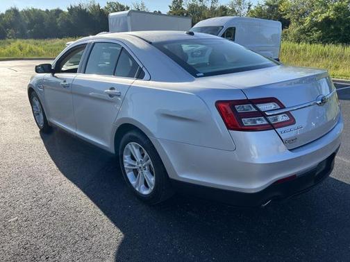 2018 Ford Taurus SE