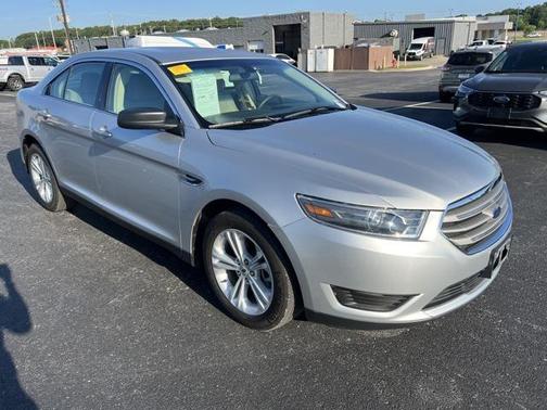 2018 Ford Taurus SE
