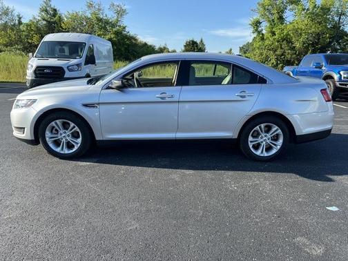 2018 Ford Taurus SE