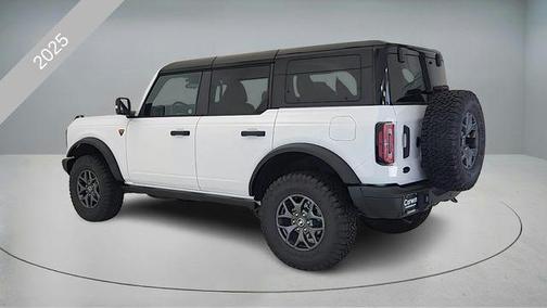 OXFORD WHITE 2025 Ford Bronco Badlands