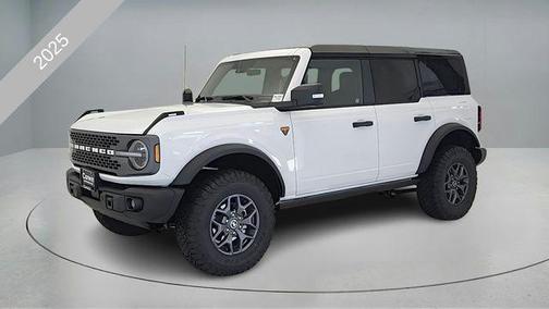 OXFORD WHITE 2025 Ford Bronco Badlands