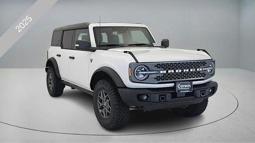 OXFORD WHITE 2025 Ford Bronco Badlands