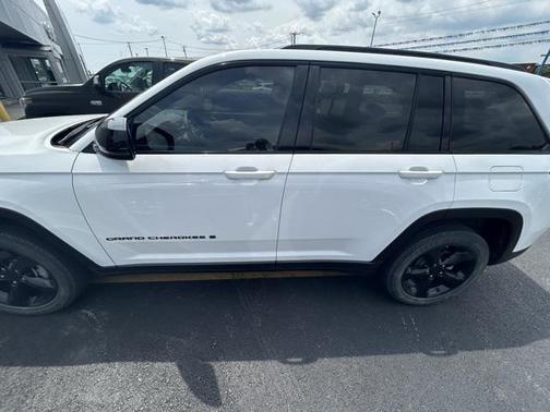 2023 Jeep Grand Cherokee Altitude