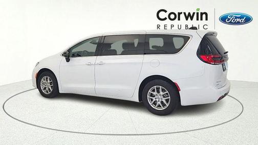 Bright White Clearcoat 2024 Chrysler Pacifica Touring L
