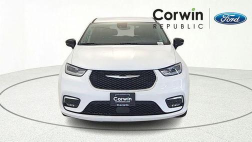 Bright White Clearcoat 2024 Chrysler Pacifica Touring L