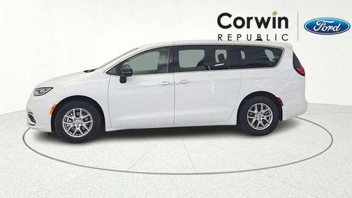 Bright White Clearcoat 2024 Chrysler Pacifica Touring L