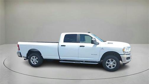2024 RAM 3500 Big Horn Crew Cab 4x4 8' Box