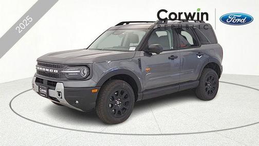CARBONIZED GRAY METALLIC 2025 Ford Bronco Sport Badlands