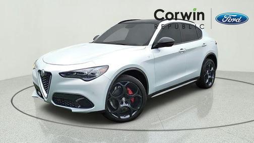 Moonlight Gray Metallic 2024 Alfa Romeo Stelvio Ti