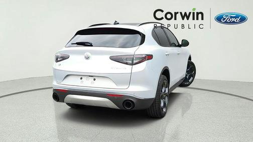 Moonlight Gray Metallic 2024 Alfa Romeo Stelvio Ti