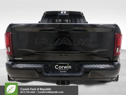 Diamond Black Crystal Pearlcoat 2025 RAM 3500 Limited Crew Cab 4x4 8' Box