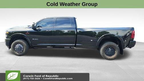 Diamond Black Crystal Pearlcoat 2025 RAM 3500 Limited Crew Cab 4x4 8' Box