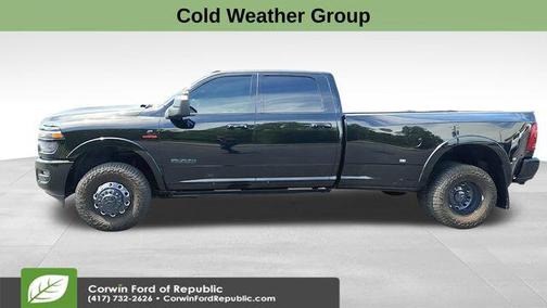 Diamond Black Crystal Pearlcoat 2025 RAM 3500 Limited Crew Cab 4x4 8' Box