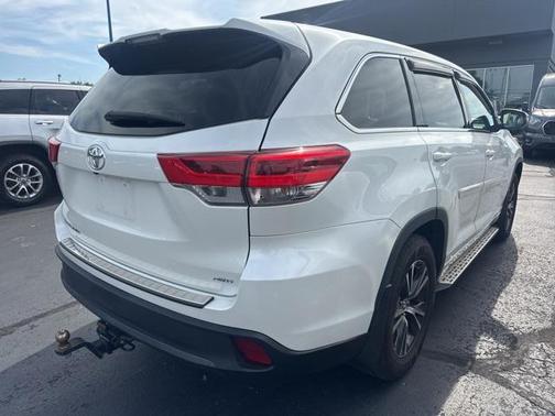 2018 Toyota Highlander LE