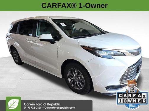 2024 Toyota Sienna LE