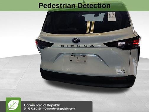 2024 Toyota Sienna LE