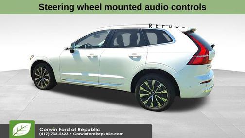 Crystal White Metallic 2023 Volvo XC60 B5 Plus Bright Theme