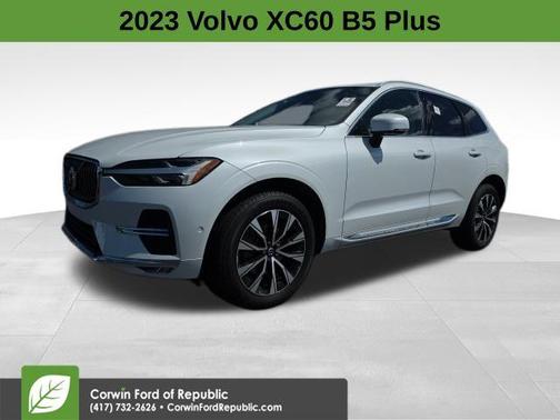 Crystal White Metallic 2023 Volvo XC60 B5 Plus Bright Theme