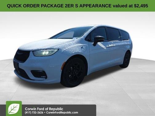 2024 Chrysler Pacifica Hybrid S Appearance Pkg