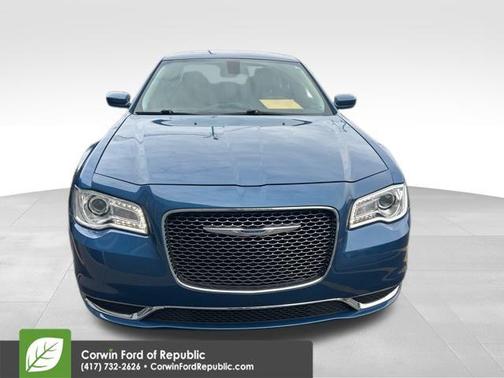 2021 Chrysler 300 Touring