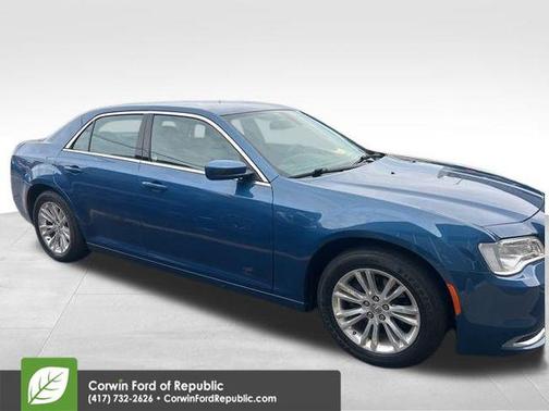 2021 Chrysler 300 Touring