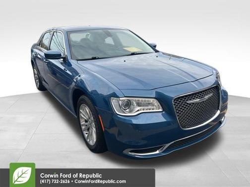 2021 Chrysler 300 Touring