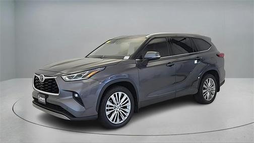 2022 Toyota Highlander Platinum