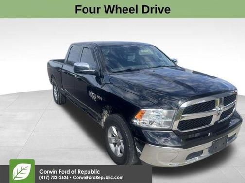 Diamond Black Crystal Pearlcoat 2020 RAM 1500 Classic SLT