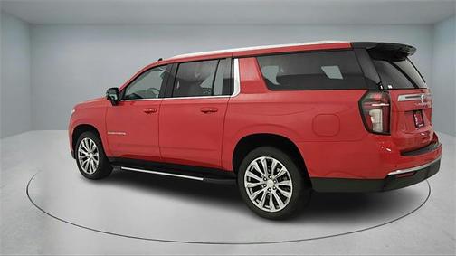 2023 Chevrolet Suburban LT