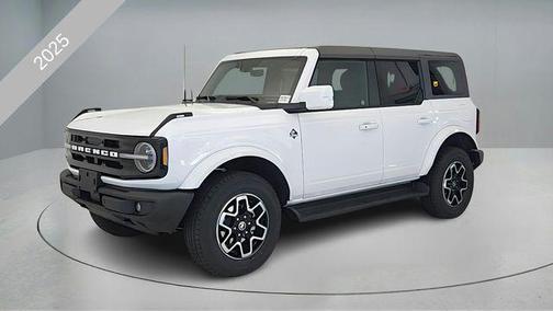 OXFORD WHITE 2025 Ford Bronco Outer Banks