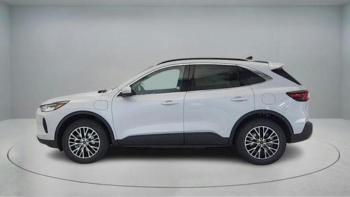 2026 Ford Escape PHEV SE