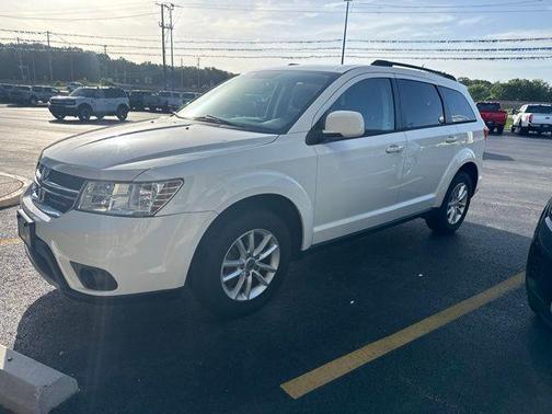 White 2015 Dodge Journey SXT