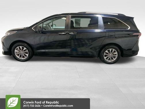 2024 Toyota Sienna XLE