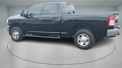 2024 RAM 3500 Tradesman Crew Cab 4x4 6'4' Box