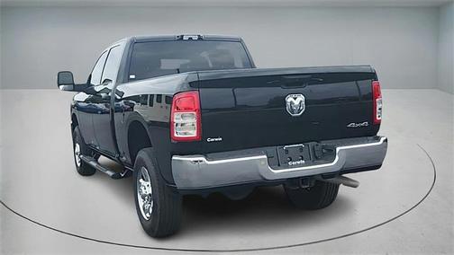 2024 RAM 3500 Tradesman Crew Cab 4x4 6'4' Box