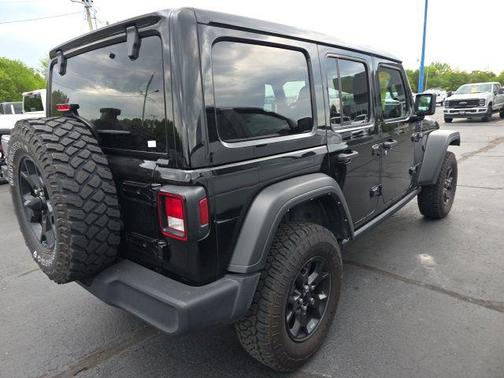 Black Clearcoat 2022 Jeep Wrangler Willys