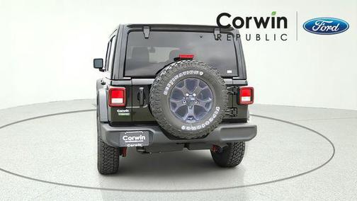 Black Clearcoat 2022 Jeep Wrangler Willys