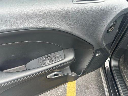 Pitch Black Clearcoat 2016 Dodge Challenger R/T Scat Pack