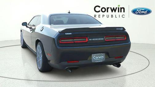 Pitch Black Clearcoat 2016 Dodge Challenger R/T Scat Pack