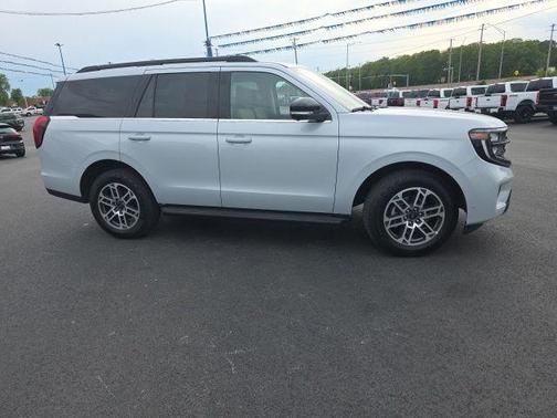 SPACE SILVER METALLIC 2025 Ford Expedition Active