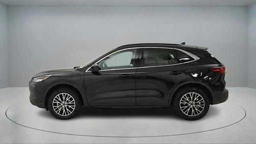 2026 Ford Escape PHEV SE