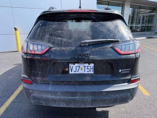 Diamond Black Crystal Pearlcoat 2020 Jeep Cherokee Altitude