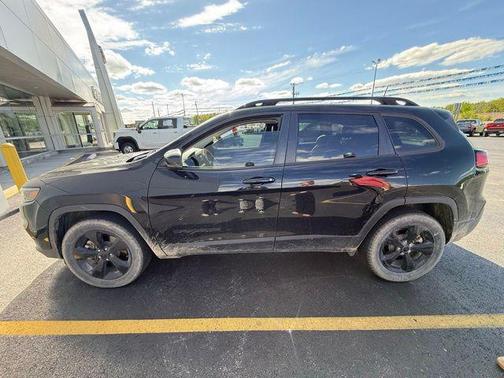 Diamond Black Crystal Pearlcoat 2020 Jeep Cherokee Altitude