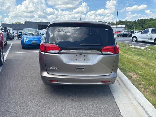 2018 Chrysler Pacifica LX