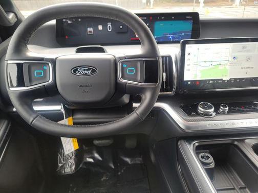GLACIER GRAY MET TRI-COAT 2026 Ford Expedition Max Platinum