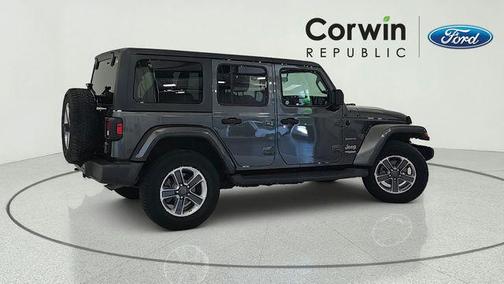 Granite Crystal Metallic Clearcoat 2018 Jeep Wrangler Unlimited Sahara