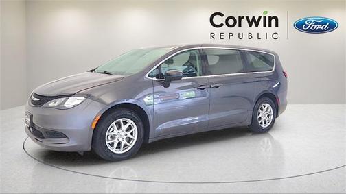 2023 Chrysler Voyager LX