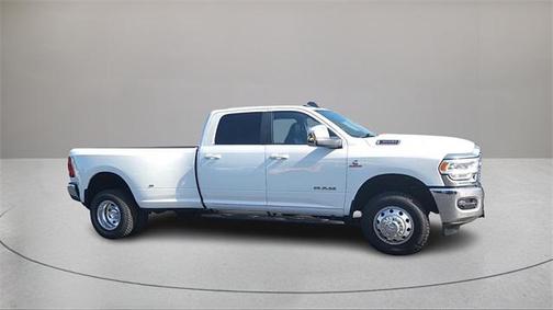 2024 RAM 3500 Laramie Crew Cab 4x4 8' Box