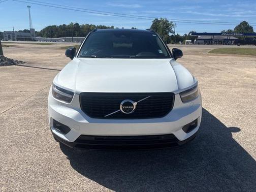 2020 Volvo XC40 T5 R-Design